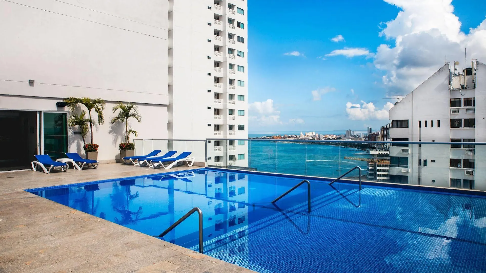 Hampton By Hilton Cartagena Hotel