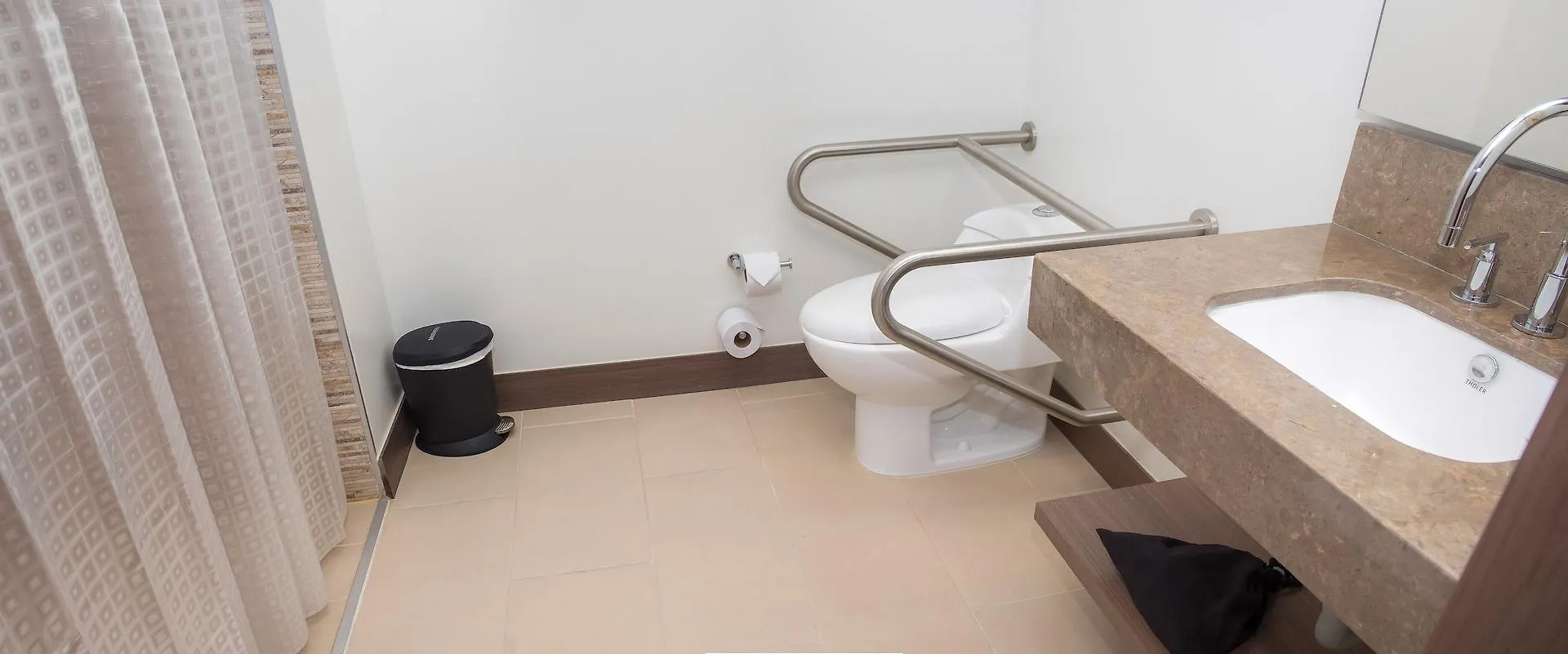 Hotel Hampton By Hilton Cartagena