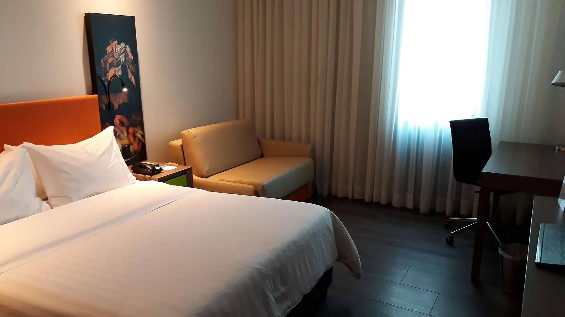 Hampton By Hilton Cartagena Otel