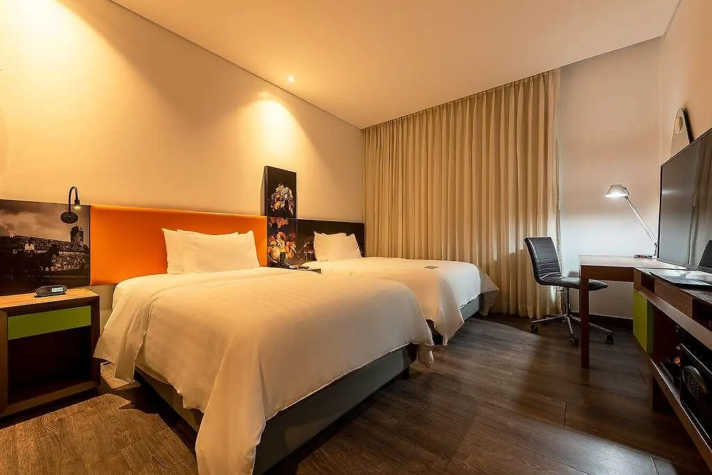 Hampton By Hilton Cartagena Otel