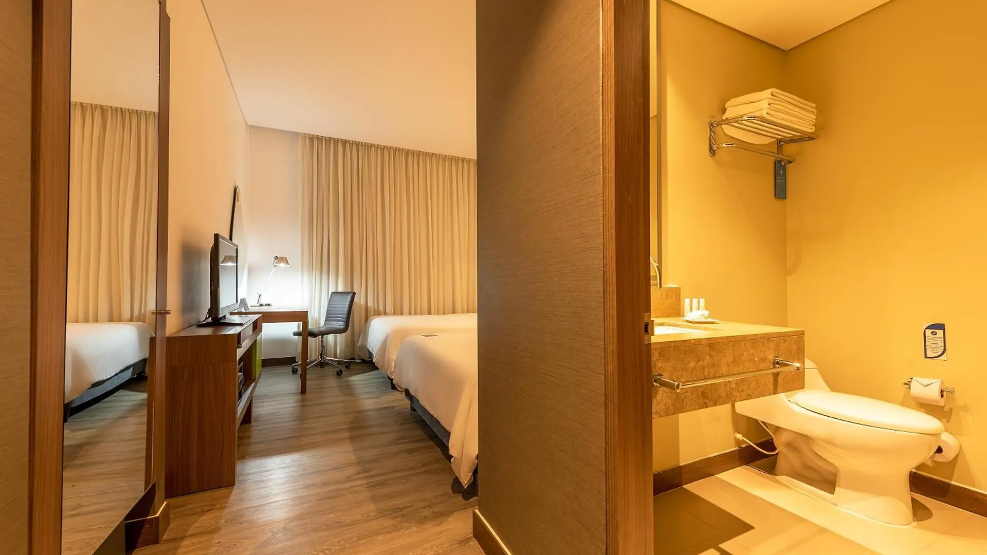 Hotel Hampton By Hilton Cartagena 4*,  Colombia