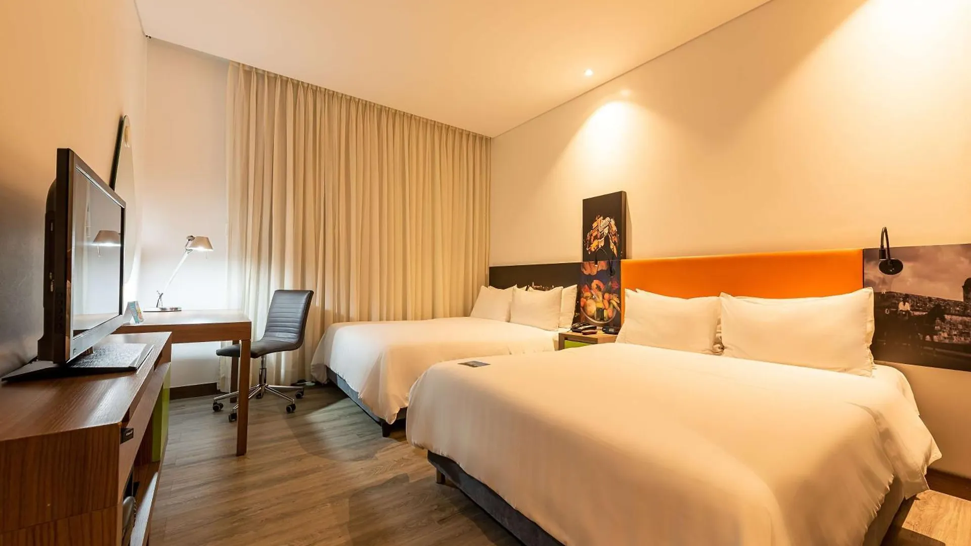 Hampton By Hilton Cartagena Otel