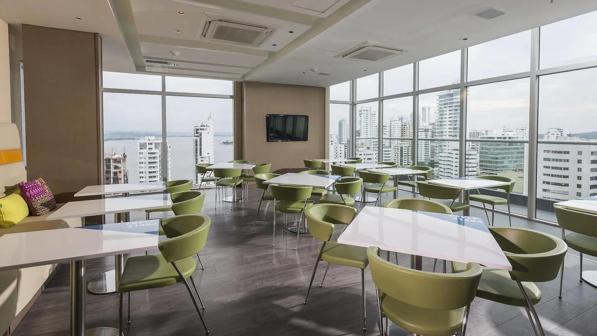 Hotel Hampton By Hilton Cartagena