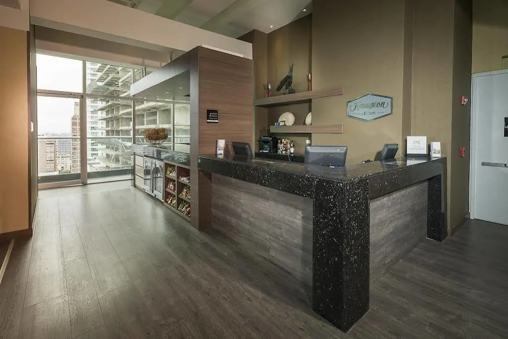 Hampton By Hilton Cartagena Otel